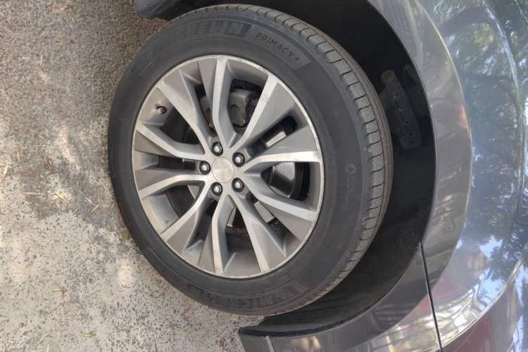 Used Subaru Outback 2012 2.5i Sport Edition Right Front Wheel Hub