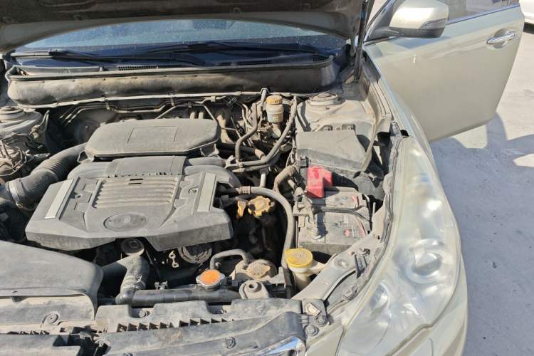 Used Subaru Outback 2012 2.5i Luxury Edition Engine Bay Left