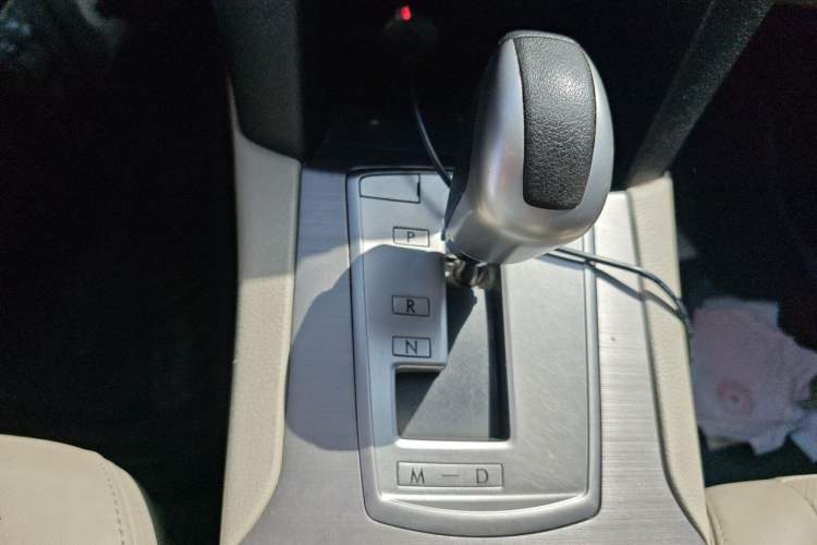 Used Subaru Outback 2012 2.5i Luxury Edition Gear Lever