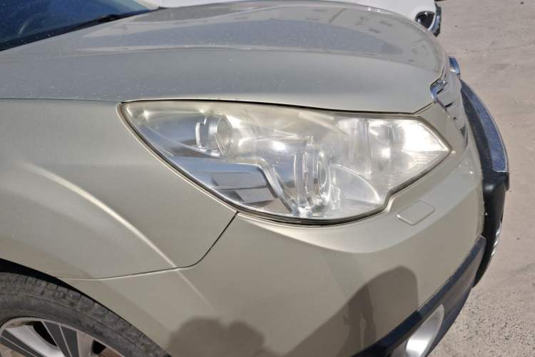 Used Subaru Outback 2012 2.5i Luxury Edition Right Front Headlight