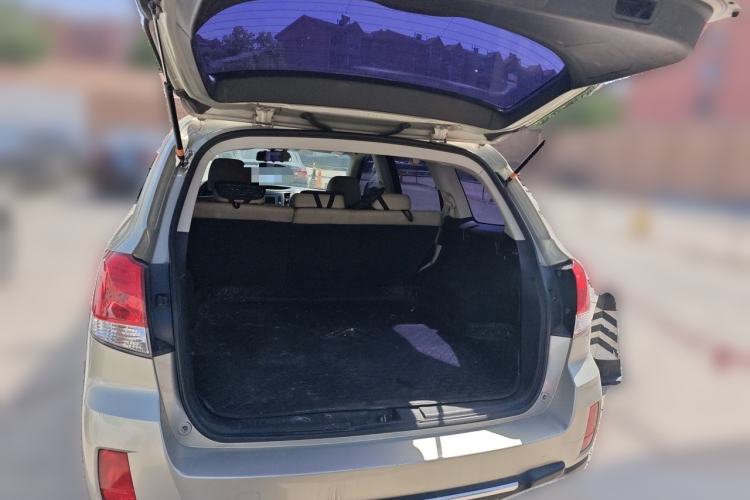 Used Subaru Outback 2012 2.5i Luxury Edition Trunk