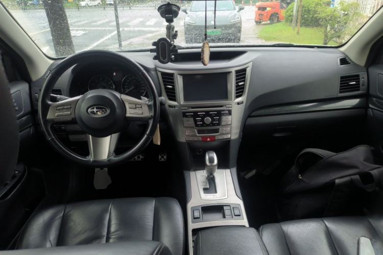 Used Subaru Outback 2012 2.5i Sport Edition Center Console