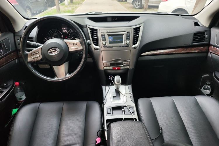 Used Subaru Outback 2012 2.5i Luxury Edition Center Console
