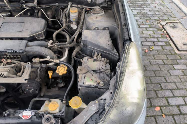 Used Subaru Outback 2012 2.5i Sport Edition Engine Bay Left