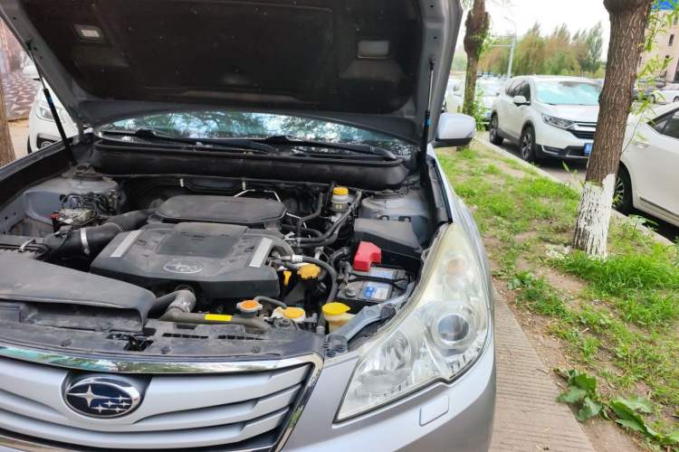 Used Subaru Outback 2012 2.5i Luxury Edition Engine Bay Left