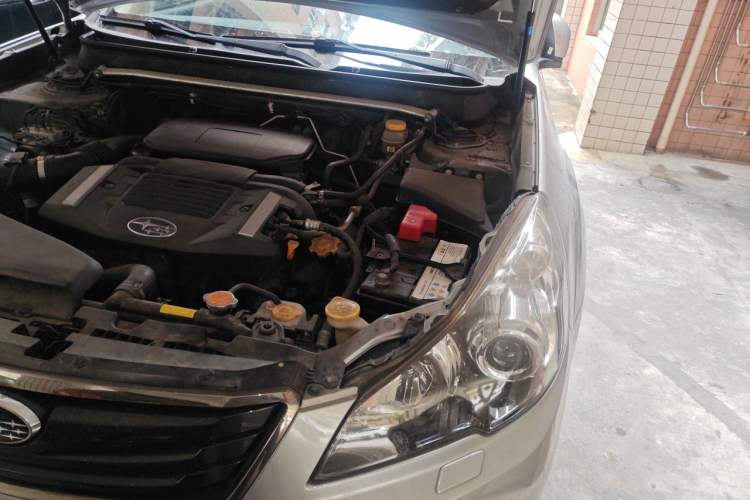 Used Subaru Outback 2012 2.5i Sport Edition Engine Bay Left