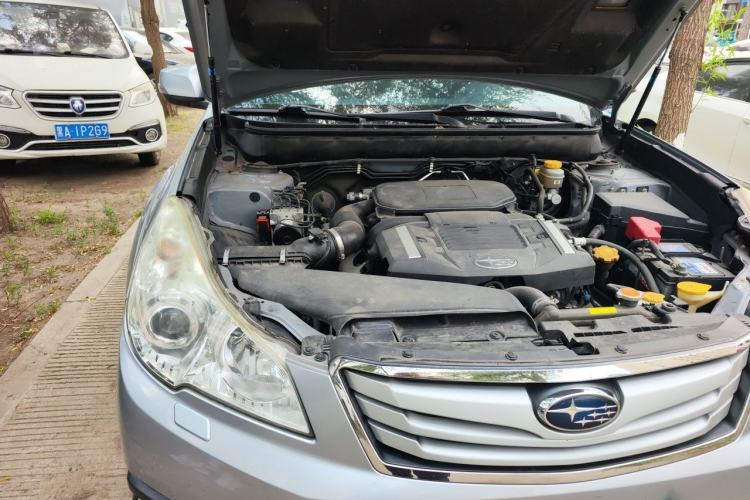 Used Subaru Outback 2012 2.5i Luxury Edition Engine Bay Right