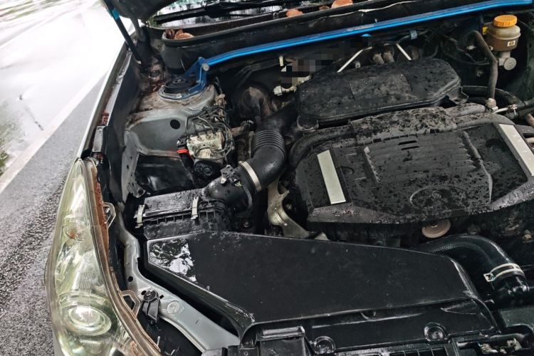 Used Subaru Outback 2012 2.5i Sport Edition Engine Bay Right