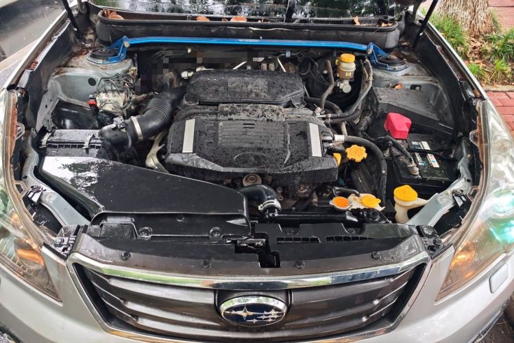 Used Subaru Outback 2012 2.5i Sport Edition Engine Bay