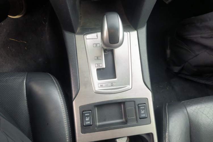 Used Subaru Outback 2012 2.5i Sport Edition Gear Lever