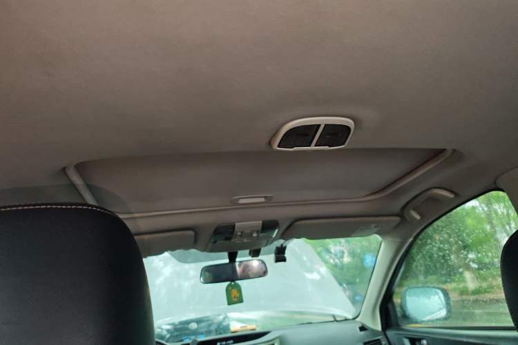 Used Subaru Outback 2012 2.5i Sport Edition Headliner
