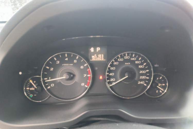 Used Subaru Outback 2012 2.5i Sport Edition Odometer Close Up