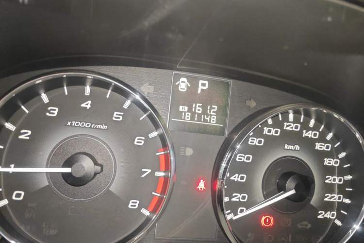 Used Subaru Outback 2012 2.5i Sport Edition Odometer Close Up