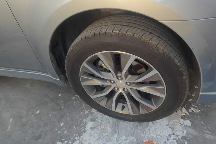 Used Subaru Outback 2012 2.5i Sport Edition Right Front Wheel Hub