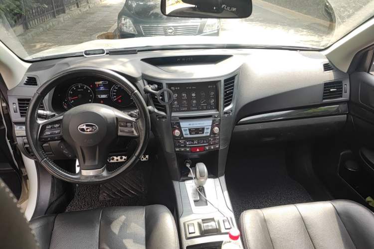 Used Subaru Outback 2012 2.5i Sport Edition Center Console