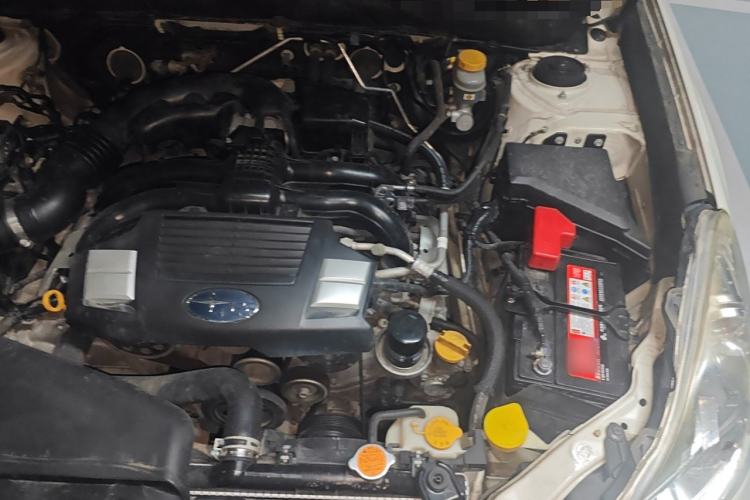Used Subaru Outback 2012 2.5i Luxury Edition Engine Bay Left