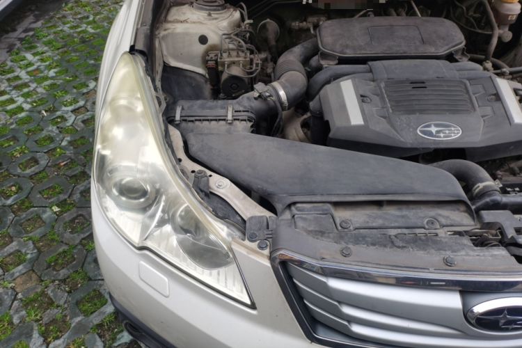 Used Subaru Outback 2012 2.5i Sport Navigation Edition Engine Bay Right