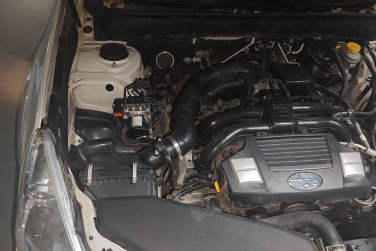 Used Subaru Outback 2012 2.5i Luxury Edition Engine Bay Right