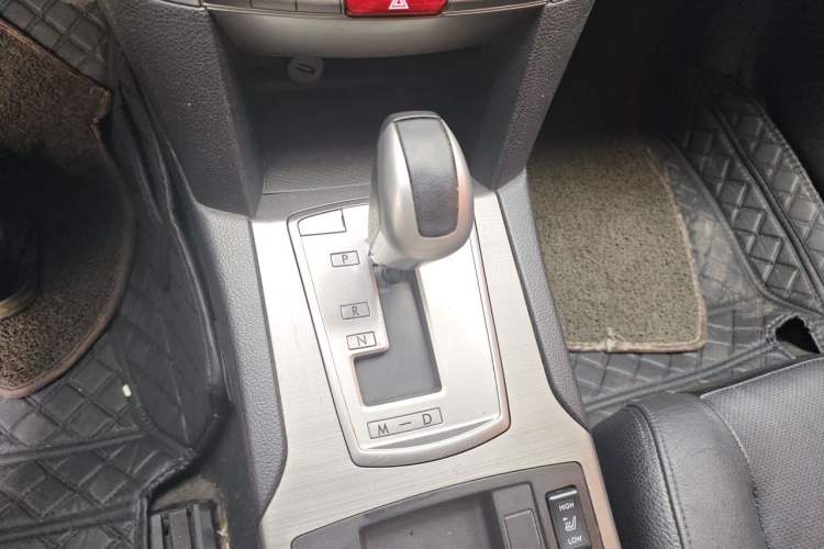 Used Subaru Outback 2012 2.5i Luxury Edition Gear Lever