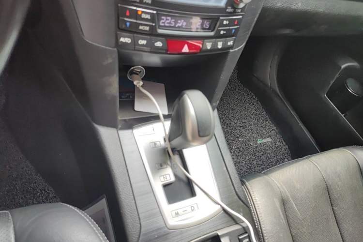 Used Subaru Outback 2012 2.5i Sport Edition Gear Lever