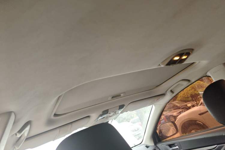 Used Subaru Outback 2012 2.5i Luxury Edition Headliner