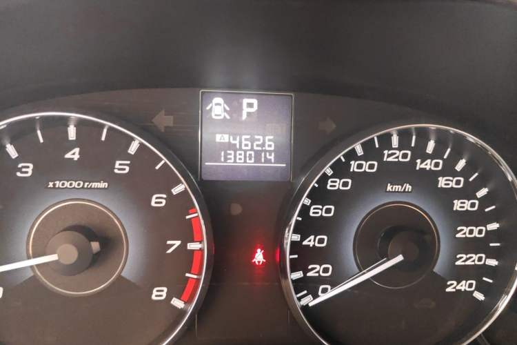 Used Subaru Outback 2012 2.5i Luxury Edition Odometer Close Up