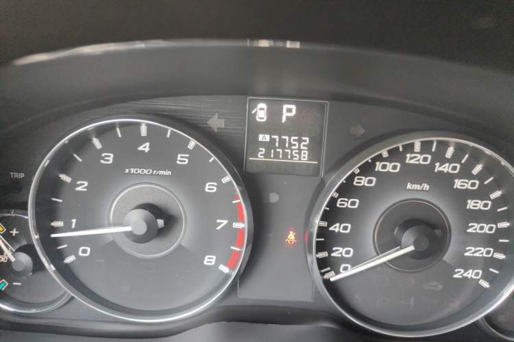 Used Subaru Outback 2012 2.5i Sport Edition Odometer Close Up