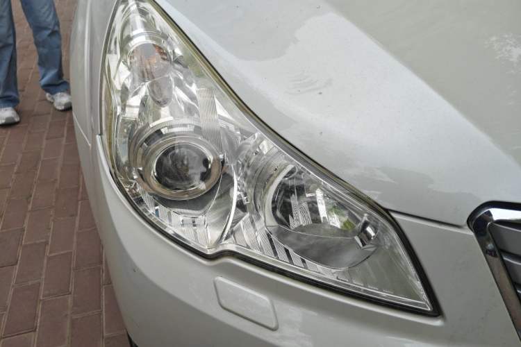 Used Subaru Outback 2012 2.5i Luxury Edition Right Front Headlight