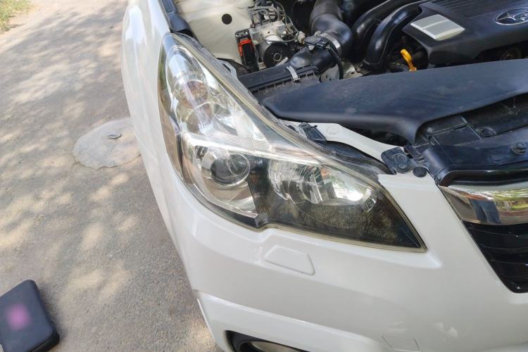 Used Subaru Outback 2012 2.5i Luxury Edition Right Front Headlight