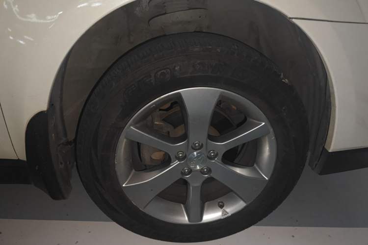 Used Subaru Outback 2012 2.5i Luxury Edition Right Front Wheel Hub