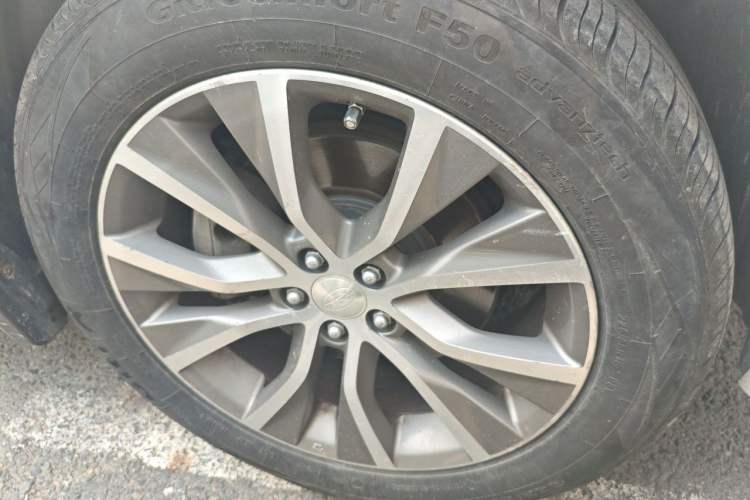 Used Subaru Outback 2012 2.5i Sport Edition Right Front Wheel Hub