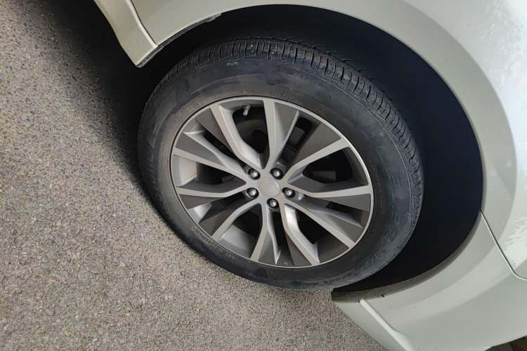 Used Subaru Outback 2012 2.5i Sport Edition Right Front Wheel Hub