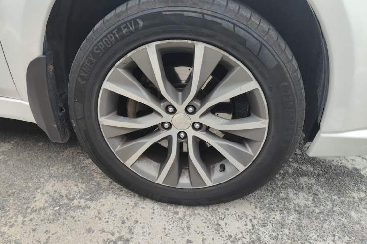 Used Subaru Outback 2012 2.5i Sport Edition Right Front Wheel Hub