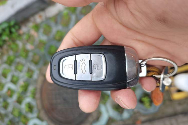 Used Subaru Outback 2012 2.5i Sport Navigation Edition Vehicle Key