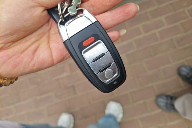 Used Subaru Outback 2012 2.5i Luxury Edition Vehicle Key