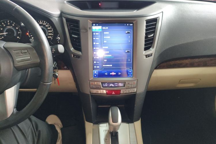 Used Subaru Outback 2012 2.5i Luxury Edition Audio And AC Panel