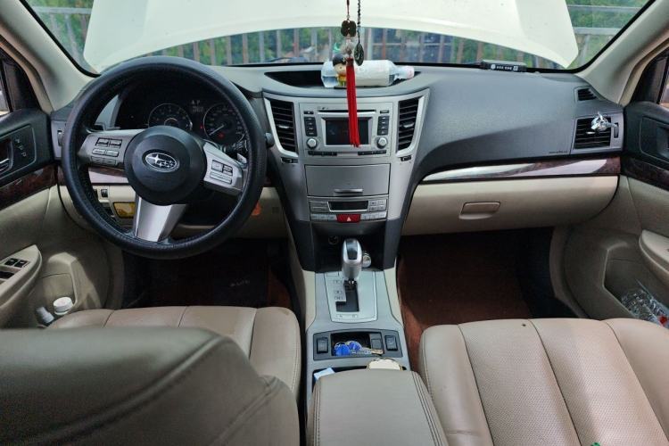 Used Subaru Outback 2012 2.5i Luxury Edition Center Console