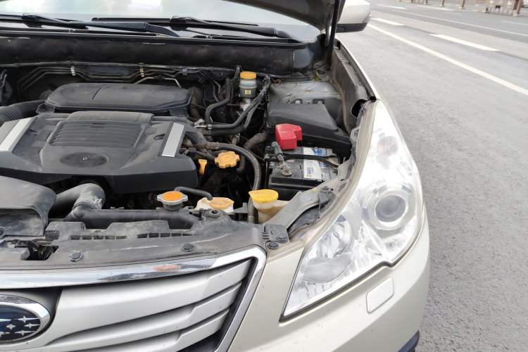 Used Subaru Outback 2012 2.5i Luxury Edition Engine Bay Left