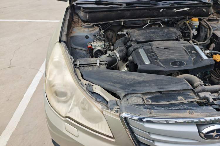 Used Subaru Outback 2012 2.5i Luxury Edition Engine Bay Right