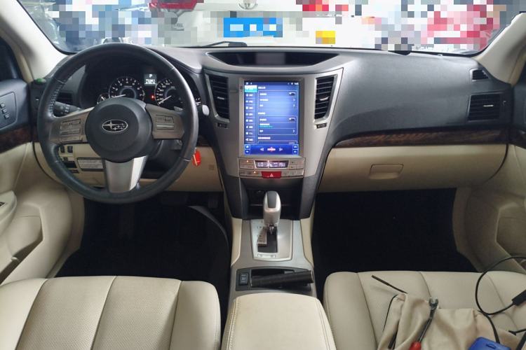 Used Subaru Outback 2012 2.5i Luxury Edition Interior 2