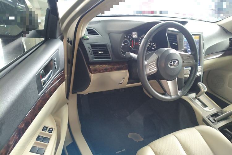 Used Subaru Outback 2012 2.5i Luxury Edition Interior 3