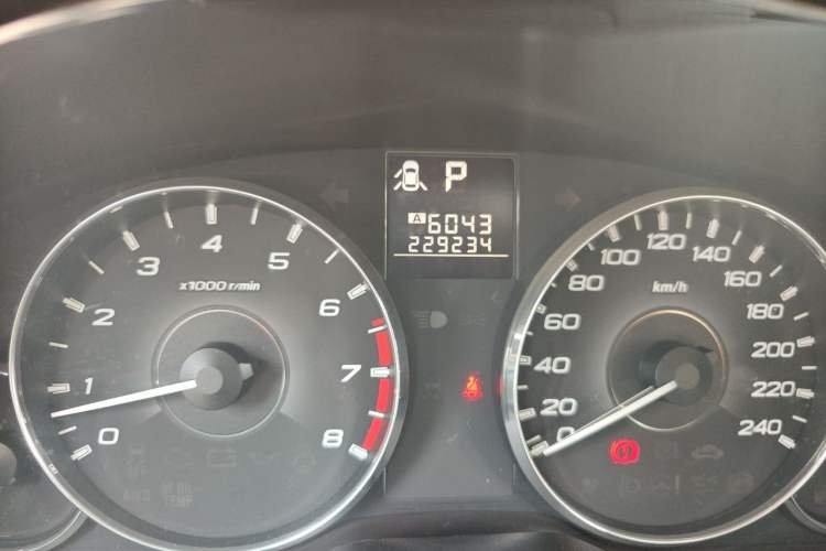 Used Subaru Outback 2012 2.5i Luxury Edition Odometer Close Up