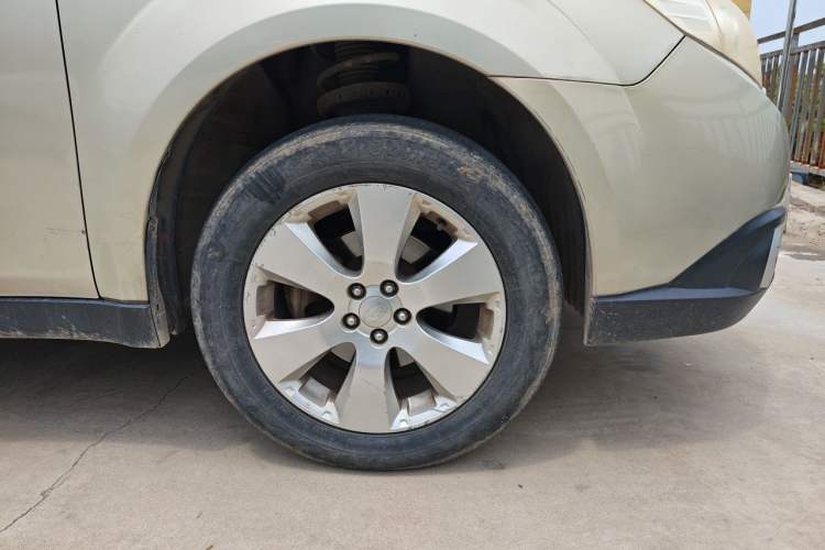Used Subaru Outback 2012 2.5i Luxury Edition Right Front Wheel Hub