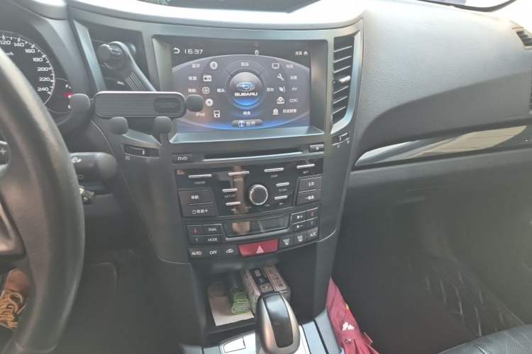 Used Subaru Outback 2013 2.5i Sport Edition Audio And AC Panel