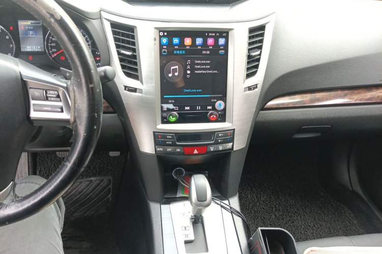 Used Subaru Outback 2013 2.5i Luxury Edition Audio And AC Panel