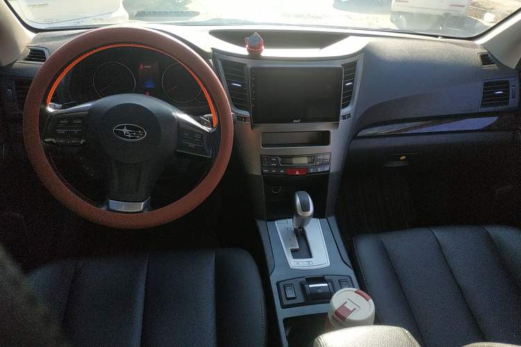 Used Subaru Outback 2013 2.5i Luxury Edition Center Console