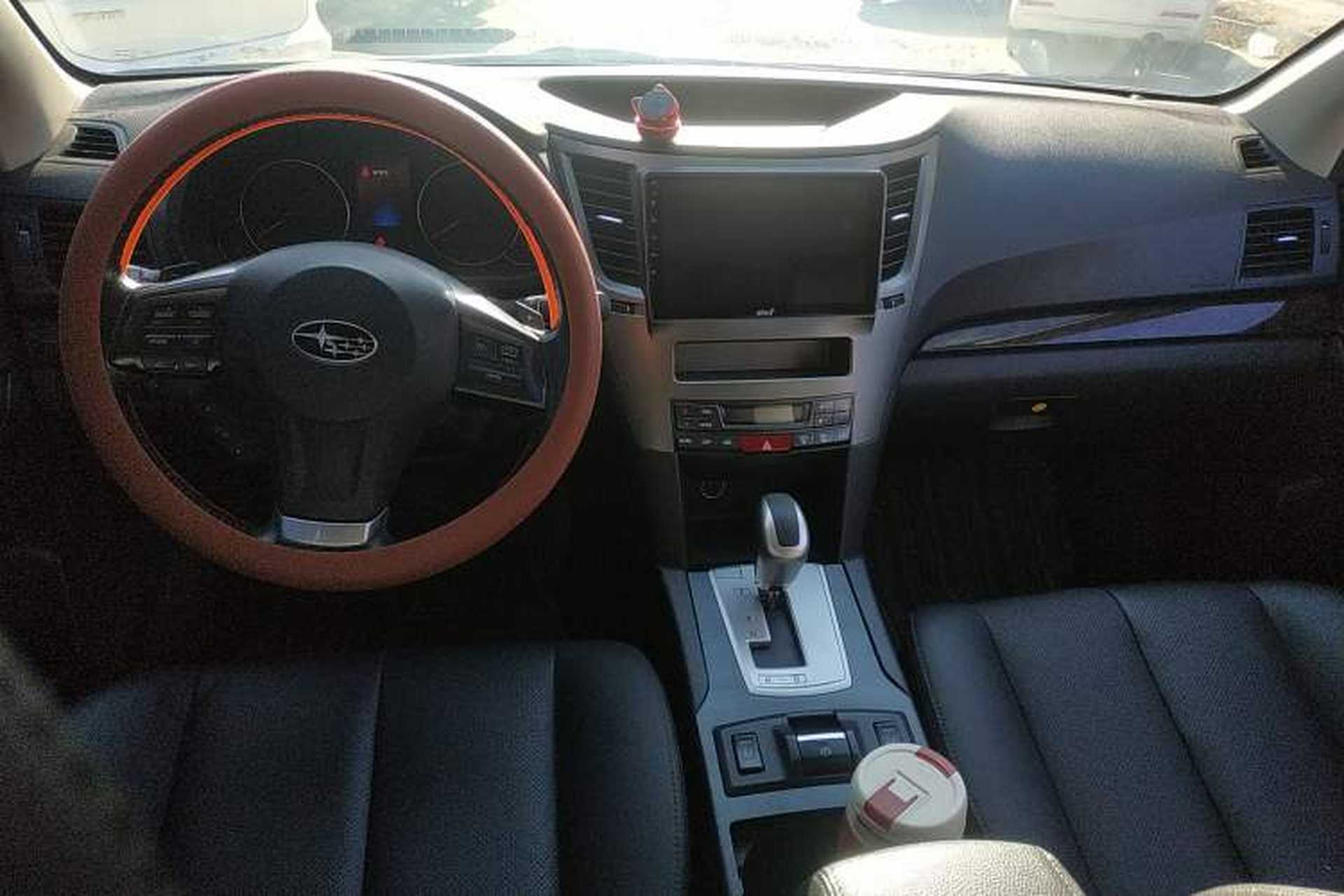 Used Subaru Outback 2013 2.5i Luxury Edition Center Console