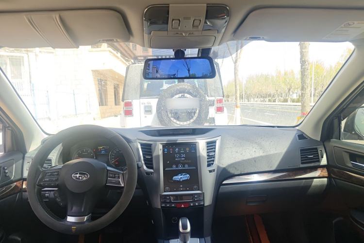 Used Subaru Outback 2013 2.5i Luxury Edition Center Console
