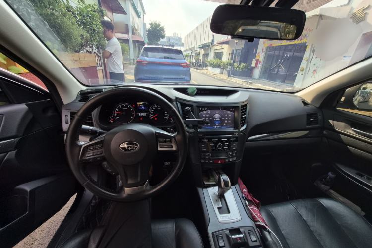 Used Subaru Outback 2013 2.5i Sport Edition Center Console