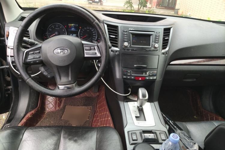 Used Subaru Outback 2013 2.5i Luxury Edition Center Console